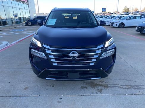 Used 2024 Nissan Rogue Platinum w/ Platinum Premium Package image 8