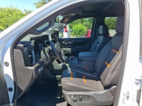 Used 2025 GMC Sierra 1500 AT4 AWD/4WD image 10