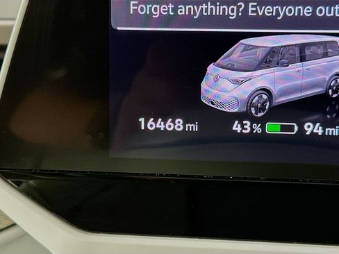 Used 2025 Volkswagen ID. Buzz 1st Edition RWD image 19