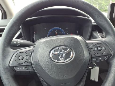 Used 2026 Toyota Corolla LE FWD image 17