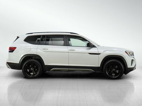 Used 2024 Volkswagen Atlas Peak Edition SEL AWD/4WD image 6