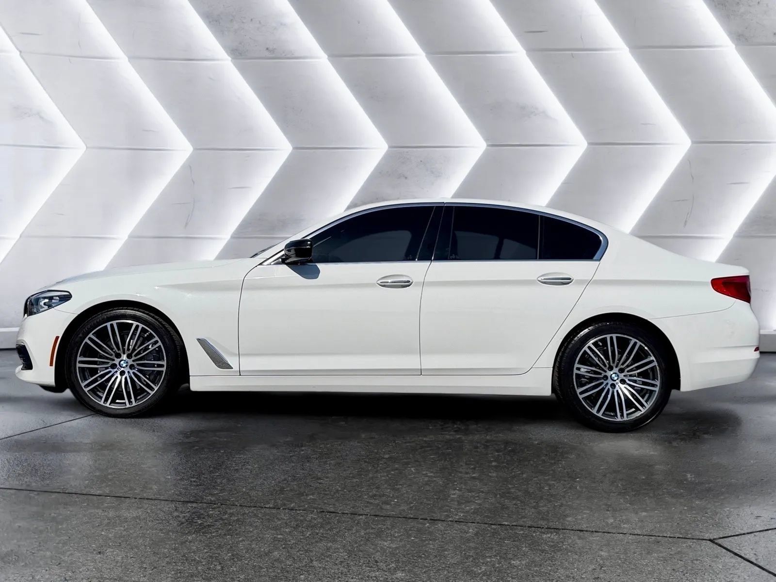 Used 2018 BMW 530i RWD image 5
