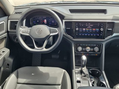 Certified 2023 Volkswagen Atlas SE w/ Panoramic Sunroof Package FWD image 19
