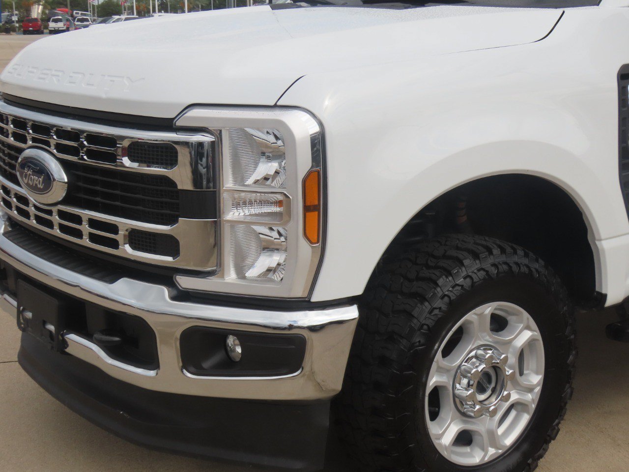 Used 2025 Ford F250 XLT w/ FX4 Off-Road Package AWD/4WD image 3