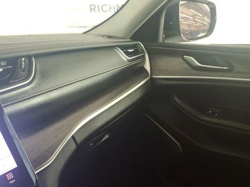 Used 2021 Jeep Grand Cherokee L Limited image 25