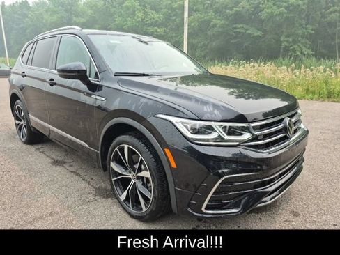 Used 2024 Volkswagen Tiguan SEL R-Line AWD/4WD image 3