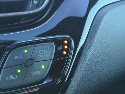 Used 2018 Toyota C-HR XLE image 21