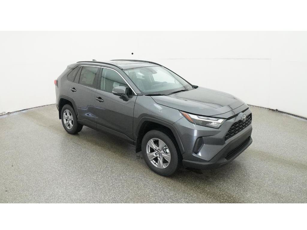 Used 2025 Toyota RAV4 XLE w/ Convenience Package FWD image 17