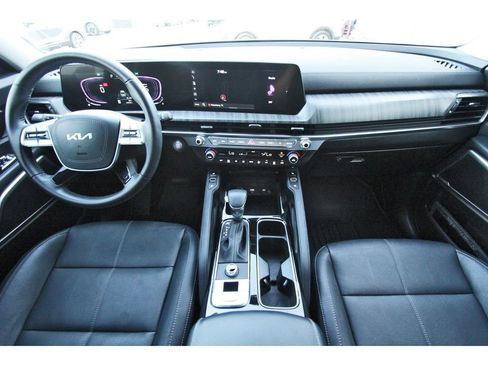 Used 2025 Kia Telluride EX w/ EX Captain's Chair Package FWD image 6