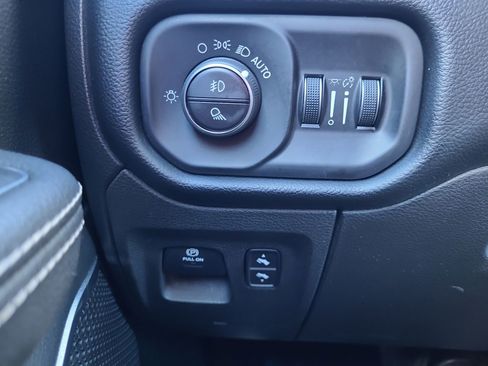 Used 2019 RAM 1500 Laramie image 20