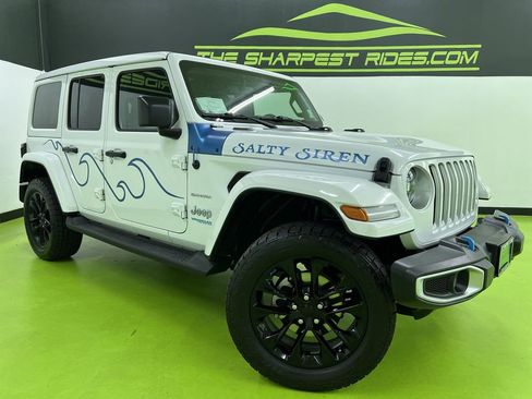 Used 2022 Jeep Wrangler Unlimited Sahara w/ Cold Weather Group AWD/4WD image 1