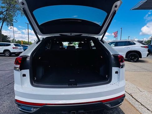 Used 2021 Volkswagen Atlas Cross Sport SE w/ Panoramic Sunroof Package AWD/4WD image 18