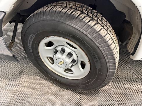 Used 2021 Chevrolet Express 3500 Extended w/ Driver Convenience Package image 23