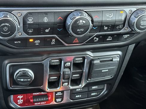 Used 2021 Jeep Wrangler Unlimited Rubicon image 21