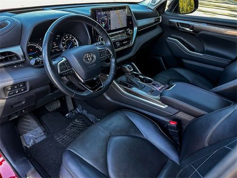 Certified 2021 Toyota Highlander Platinum image 14