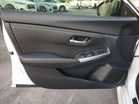 Used 2025 Nissan Sentra SR image 16