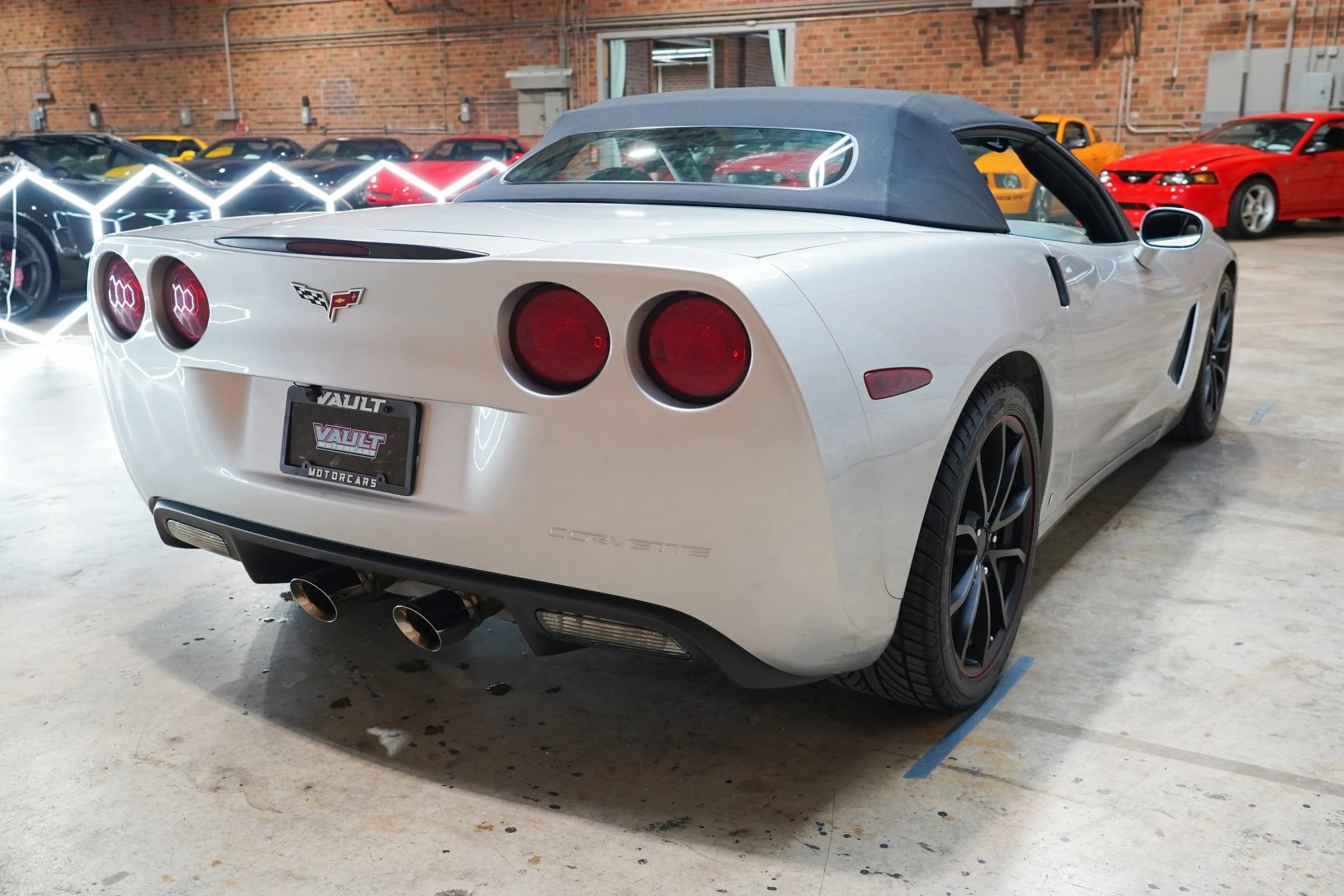 Used 2006 Chevrolet Corvette Coupe w/ Preferred Equipment Group RWD image 12