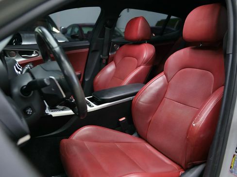 Used 2021 Kia Stinger GT1 image 25