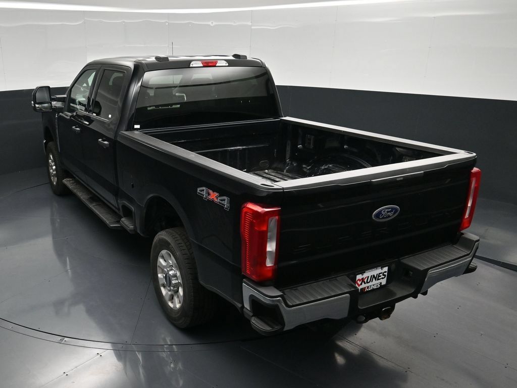 Used 2024 Ford F350 XLT AWD/4WD image 42
