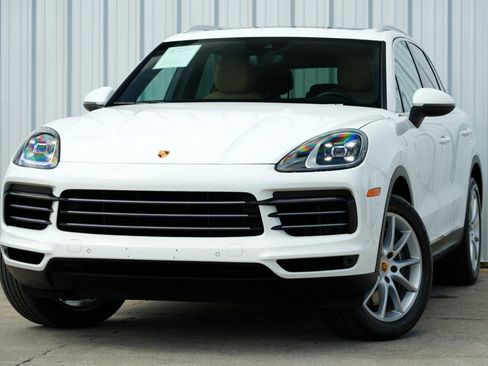 Used 2022 Porsche Cayenne AWD/4WD image 3