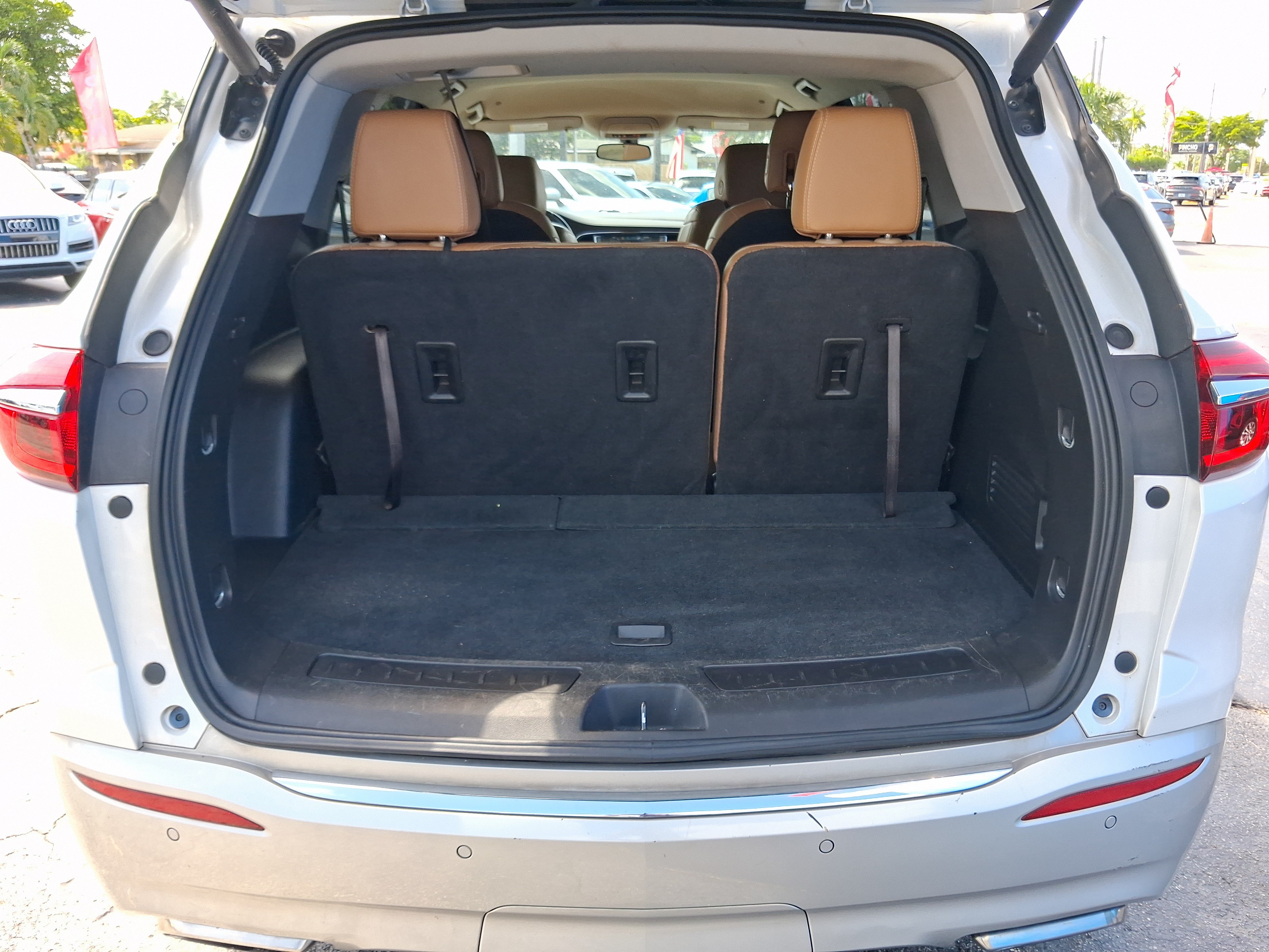 Used 2018 Buick Enclave Essence FWD image 25