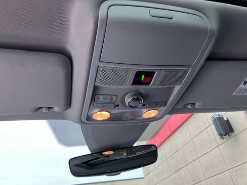 Used 2022 Volkswagen Passat 2.0T SE image 19