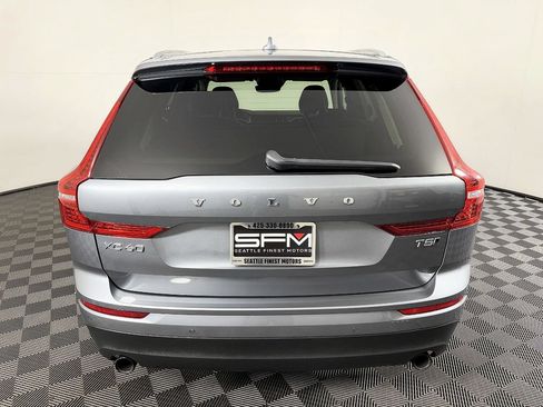 Used 2019 Volvo XC60 T5 Momentum w/ Premium Package AWD/4WD image 10