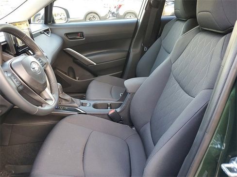 Used 2025 Toyota Corolla Cross LE image 15