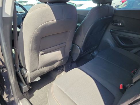 Used 2021 Chevrolet Trax LS w/ Tint and Cruise Package AWD/4WD image 14