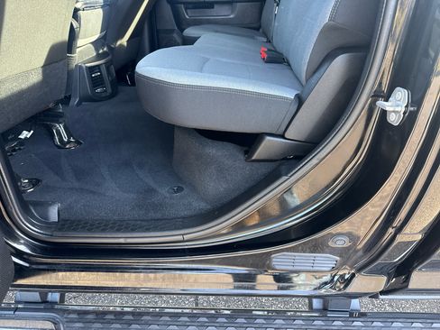 Used 2019 RAM 2500 Big Horn image 24