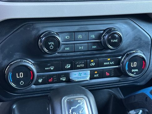 Used 2023 Ford Bronco Wildtrak image 23