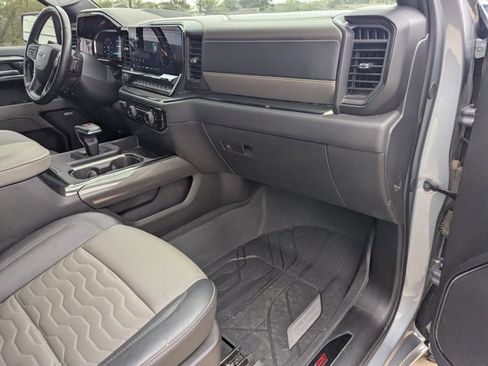Used 2024 Chevrolet Silverado 1500 ZR2 w/ Technology Package image 19