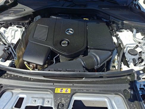 Used 2025 Mercedes-Benz GLC 350e 4MATIC image 27
