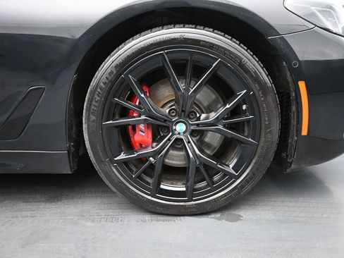 Used 2023 BMW 530i xDrive w/ M Sport Package image 10