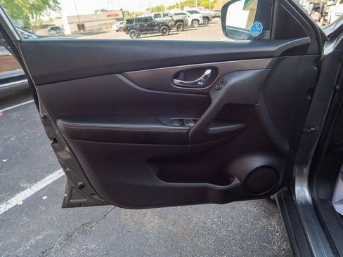Used 2015 Nissan Rogue SV AWD/4WD image 15