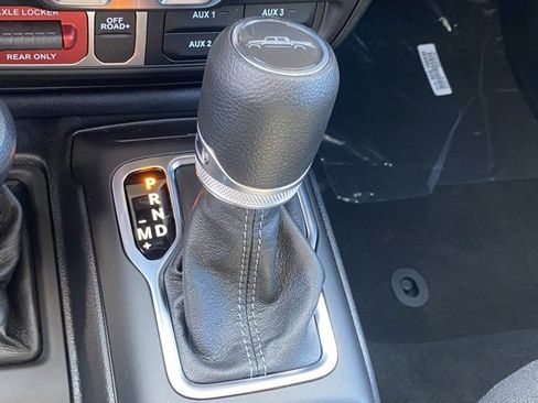 New 2025 Jeep Gladiator Willys image 23