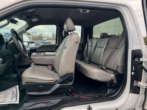 Used 2017 Ford F250 XL w/ Power Equipment Group image 24
