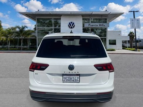 Certified 2023 Volkswagen Tiguan SE w/ Panoramic Sunroof Package FWD image 5