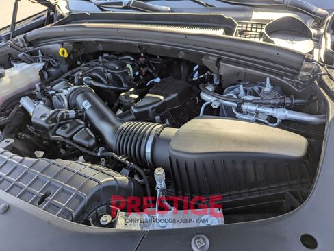 Used 2025 Jeep Grand Cherokee L Laredo RWD image 32