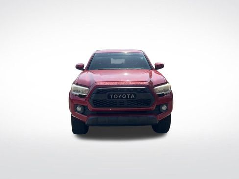 Used 2017 Toyota Tacoma SR5 w/ Tow Package RWD image 3