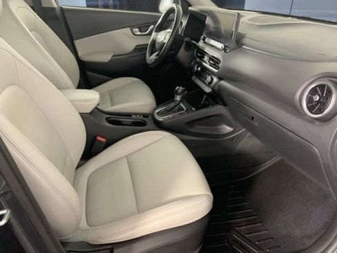 Used 2022 Hyundai Kona Limited AWD/4WD image 16