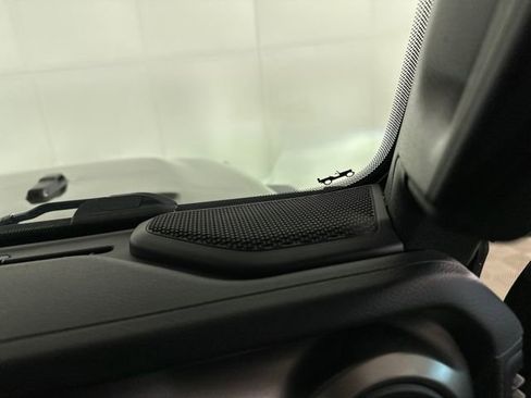 Used 2023 Jeep Wrangler Unlimited w/ Sun & Screen Package image 29