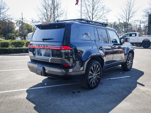 Used 2024 Lexus GX 550 w/ Accessory Package (31) image 11