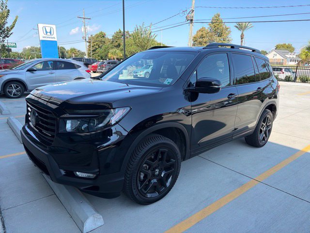 Used 2025 Honda Passport Black Edition image 1
