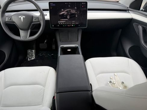 Used 2024 Tesla Model Y Long Range AWD/4WD image 13