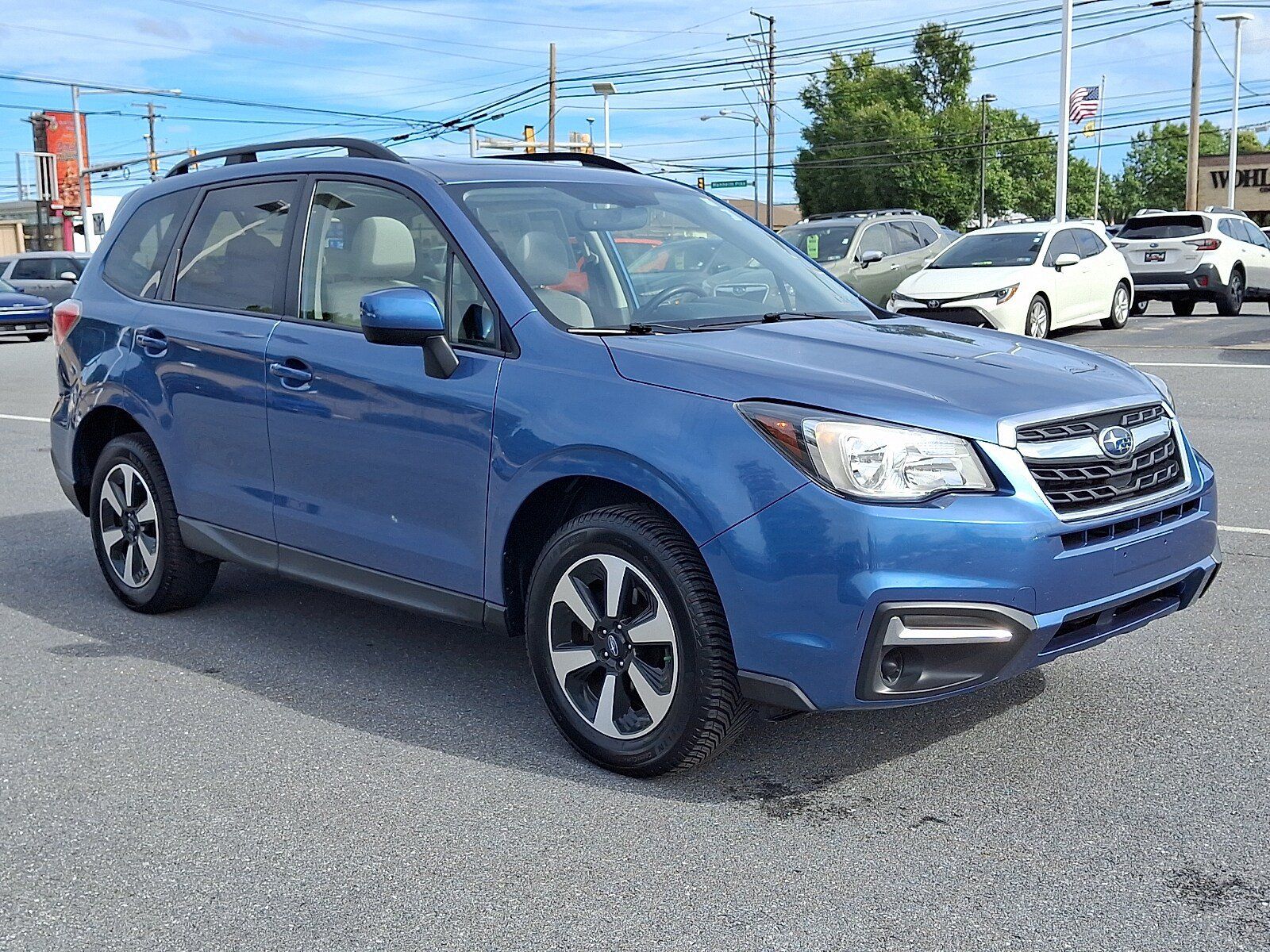 Used 2017 Subaru Forester 2.5i Premium w/ Popular Package #2A AWD/4WD image 3
