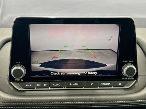 Used 2025 Nissan Rogue SV FWD image 22