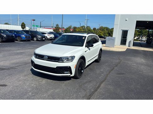 Used 2021 Volkswagen Tiguan SE R-Line AWD/4WD image 3