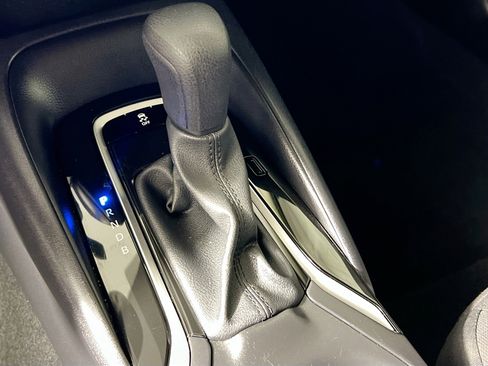 Used 2025 Toyota Corolla LE image 24