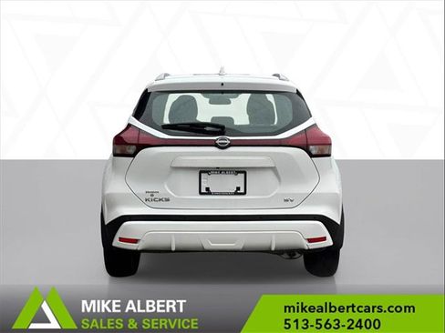 Used 2022 Nissan Kicks SV image 5